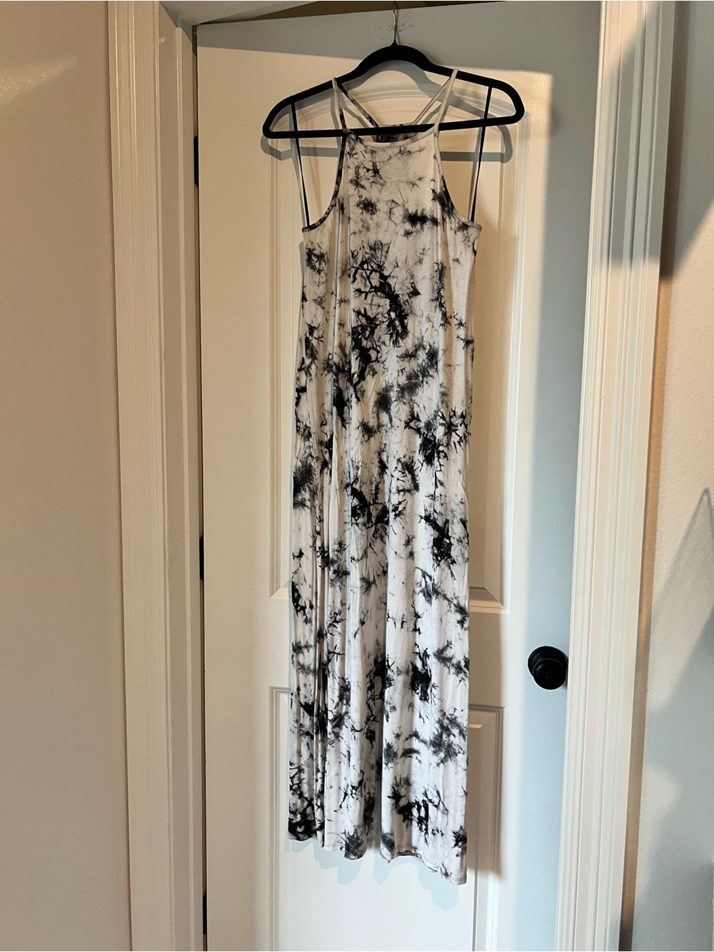 one clothing Black & White Tie-Dye Halter Maxi
